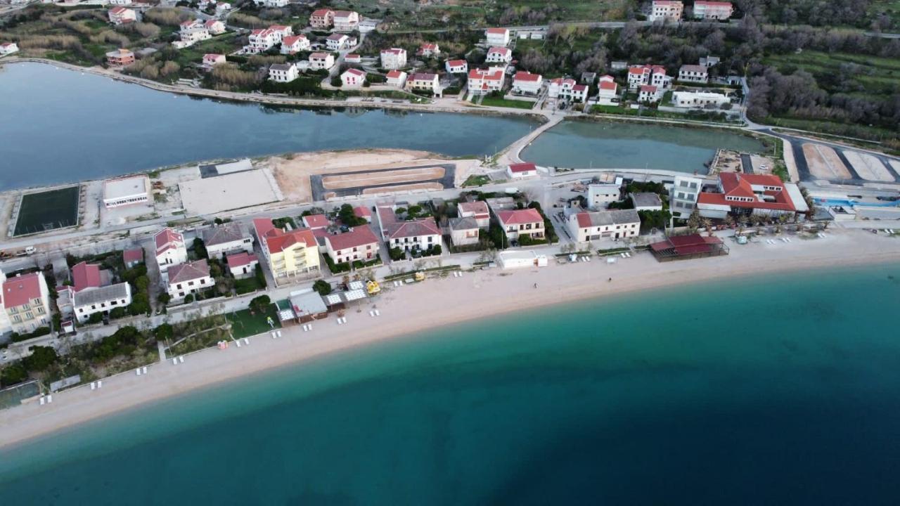 Rooms & Apartments Kaurloto Pag Town Exterior foto